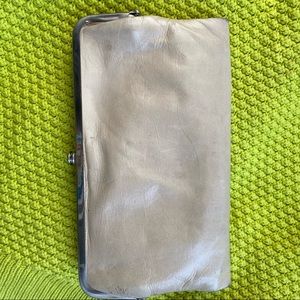 New without tags Lauren HOBO clutch sand